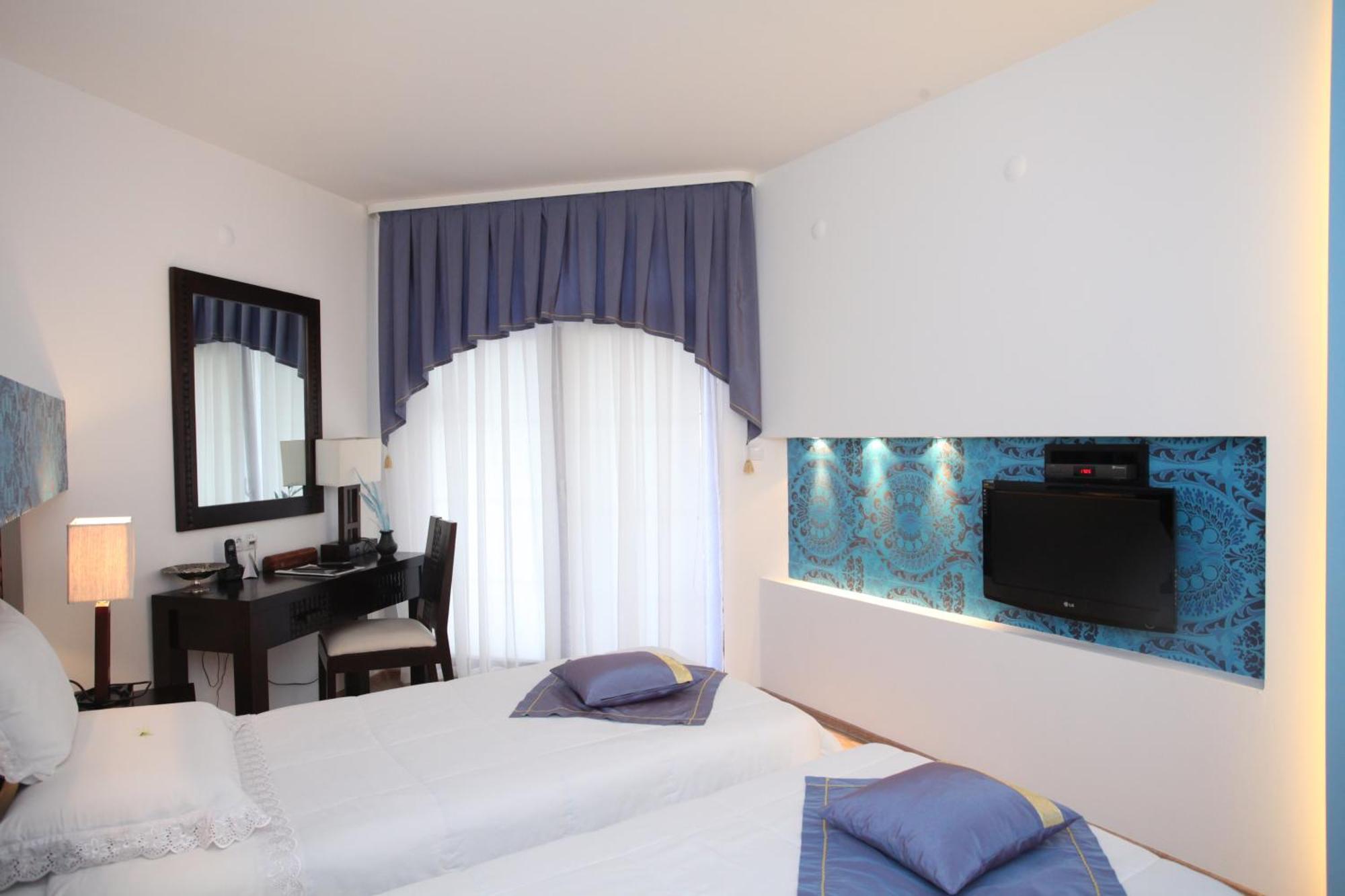 Familly Art Hotel Nirvana Shumen Exteriör bild