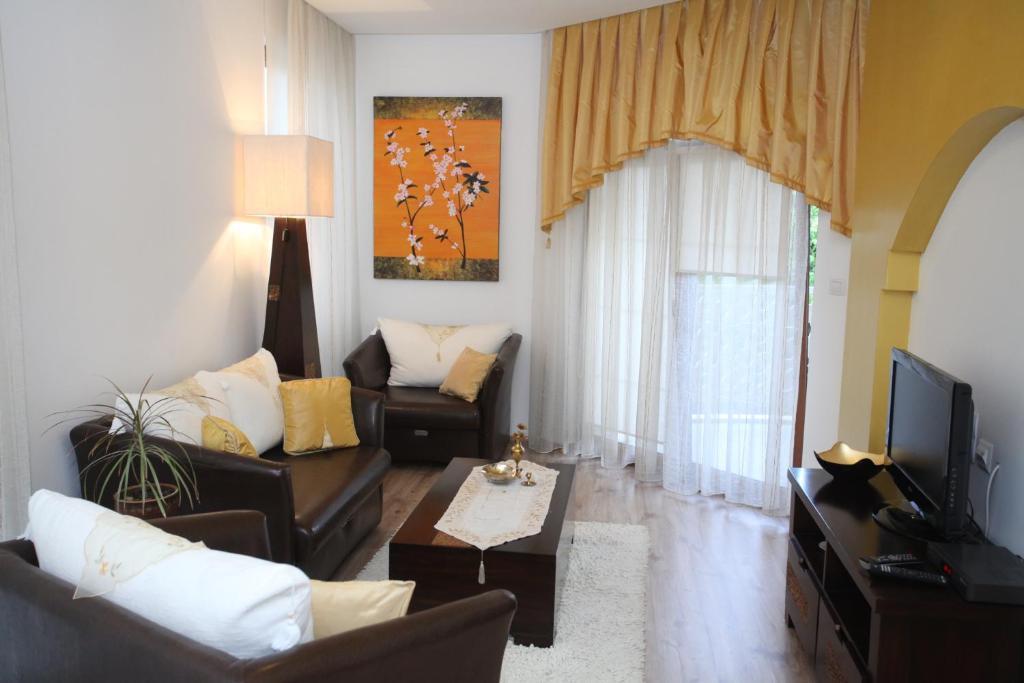 Familly Art Hotel Nirvana Shumen Rum bild